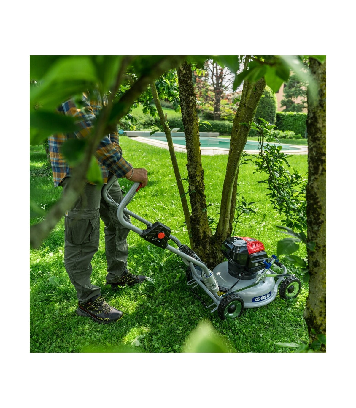 Rasaerba professionale a batteria da 82 V, autonomia 1000 m², mulching - GRIN BM46-82V